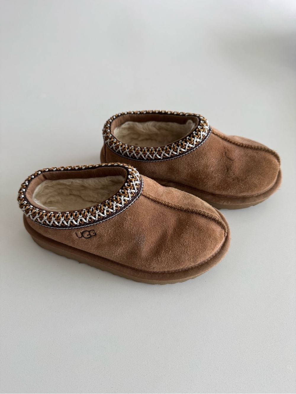 UGG Kids Chestnut Suede Cozy Slip-On Slippers